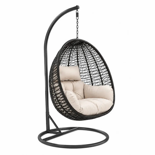 Fauteuil suspendu en résine tressée PE noir forme œuf avec coussins crème sur pied en acier 105 x 105 x 195 cm